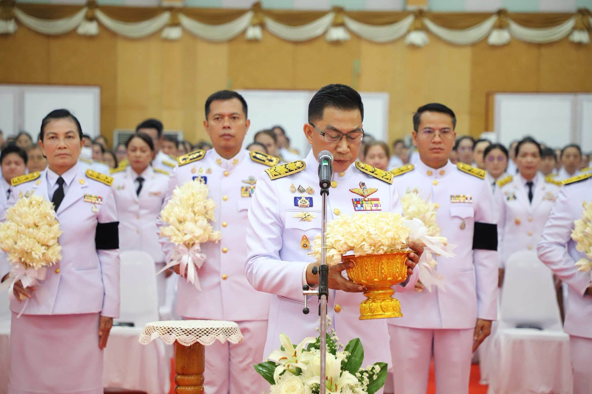 title - ส.ป.ก.ยโสธร ร่วมพิธีบำเพ็ญกุศลและพิธีถวายดอกไม้จันทน์ภาคประชาชนตัวแทน ในงานพระราชพิธีถวายพระเพลิงพระบรมศพ สมเด็จพระนางเจ้าสิริกิติ์ พระบรมราชินีนาถ พระบรมราชชนนีพันปีหลวง